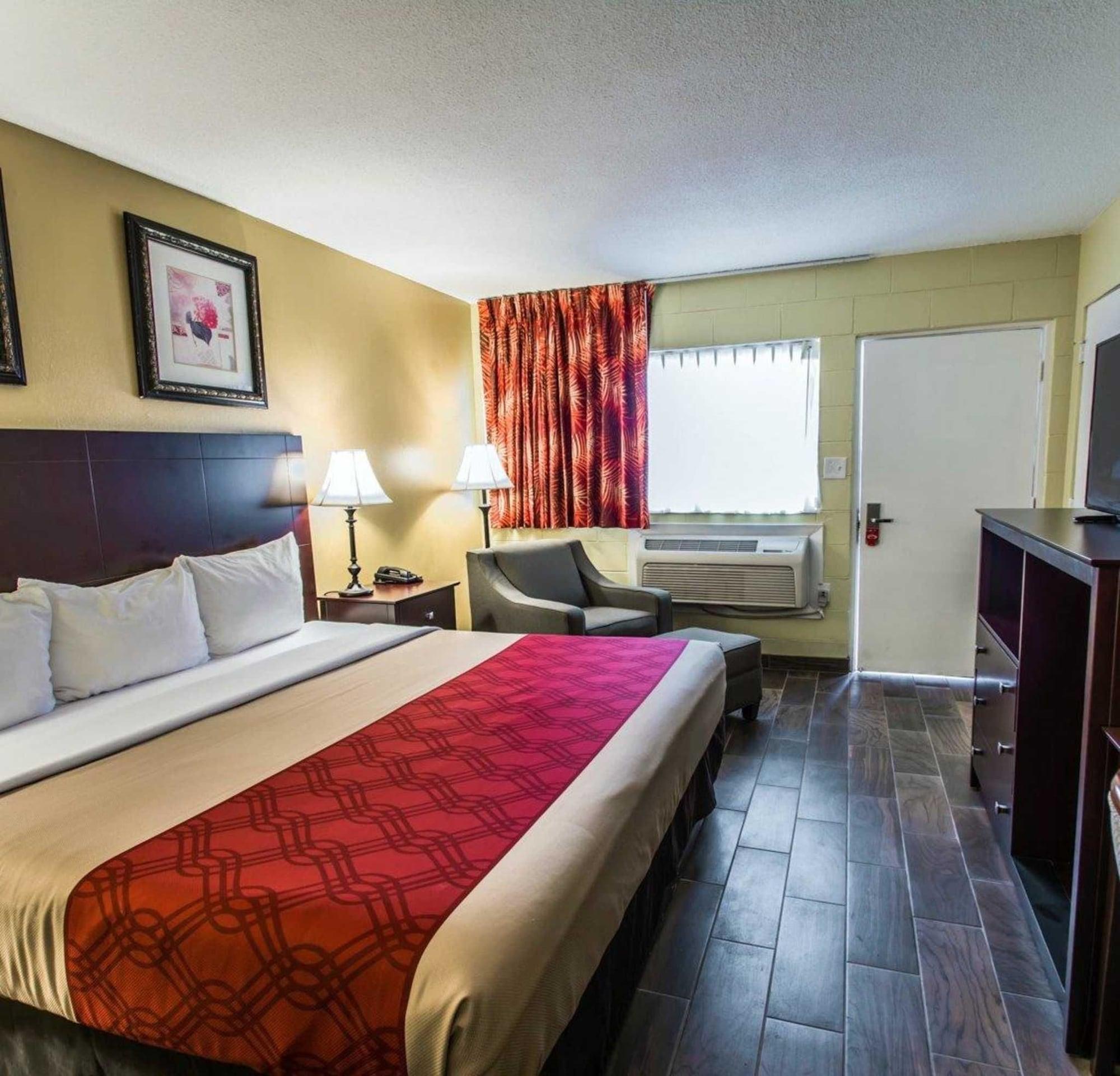 Econo Lodge Cocoa Beach - Near The Port Eksteriør billede