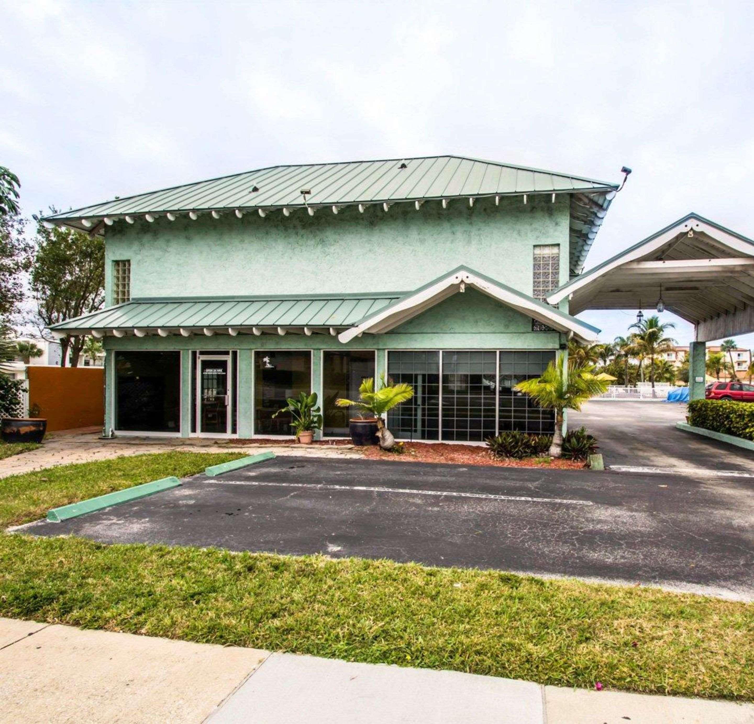 Econo Lodge Cocoa Beach - Near The Port Eksteriør billede