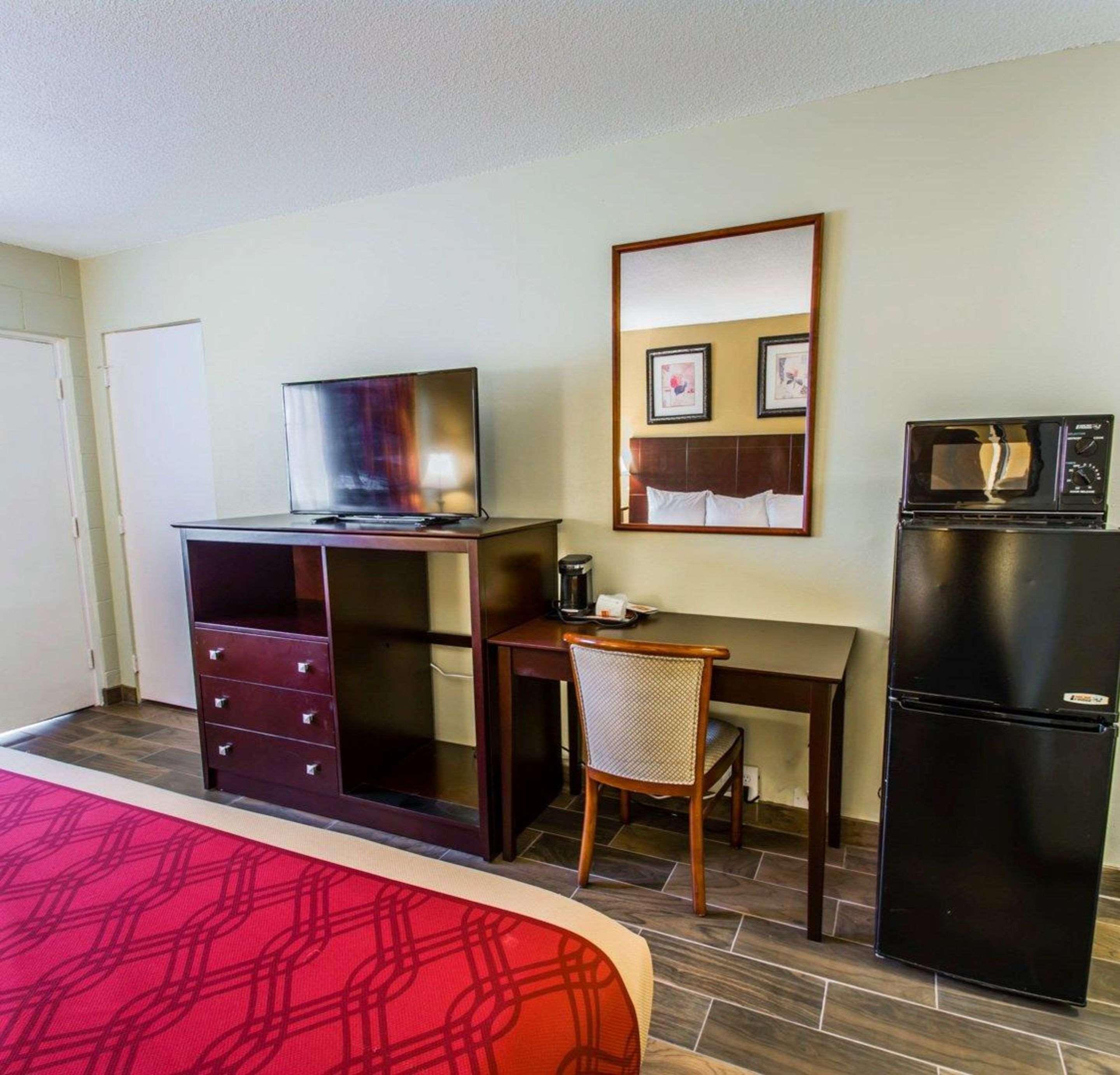 Econo Lodge Cocoa Beach - Near The Port Eksteriør billede