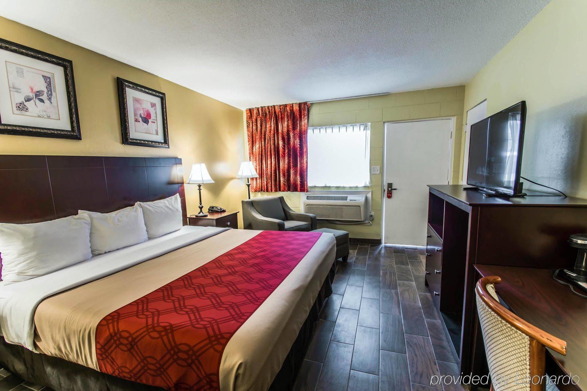Econo Lodge Cocoa Beach - Near The Port Eksteriør billede