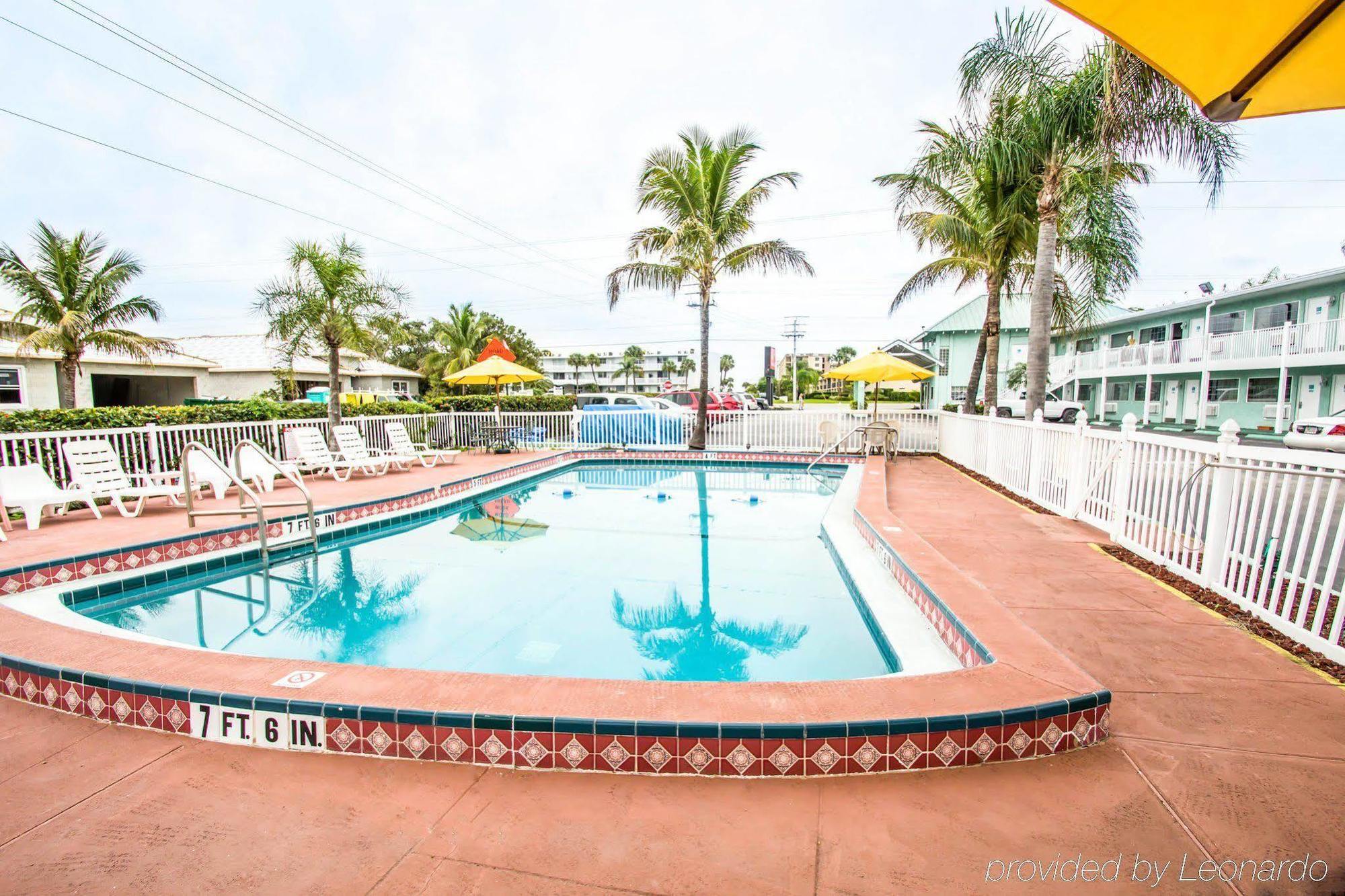 Econo Lodge Cocoa Beach - Near The Port Eksteriør billede